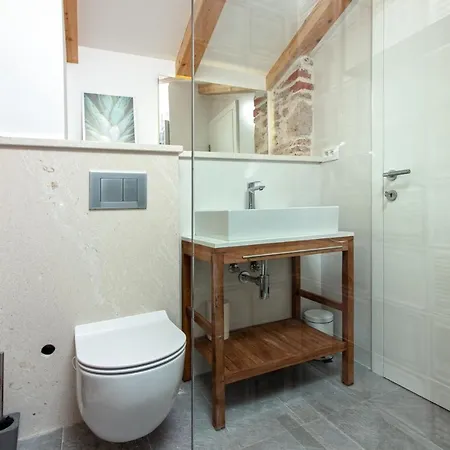 Apartmán Maki Stone House - Parking On Request !