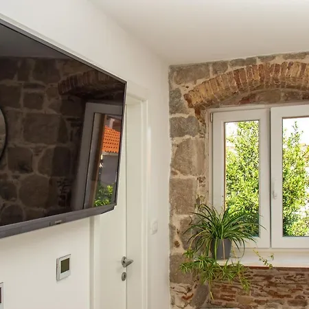 Maki Stone House - Parking On Request ! Apartmán