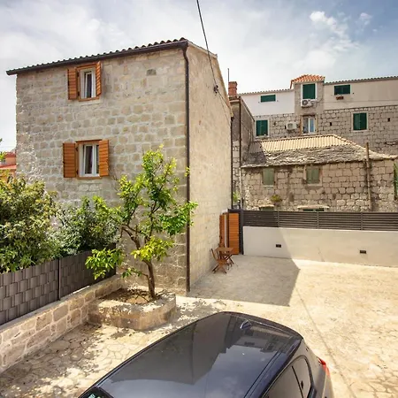 Maki Stone House - Parking On Request ! Split