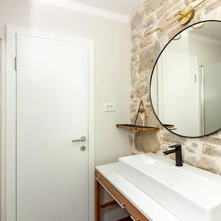 Apartmán Maki Stone House - Parking On Request ! *