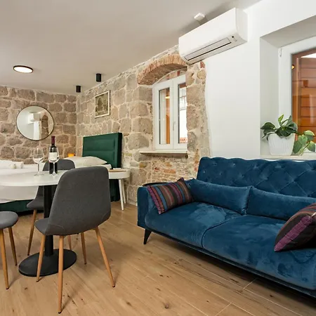 Maki Stone House - Parking On Request ! * Split