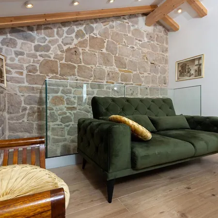 Maki Stone House - Parking On Request ! Apartmán *