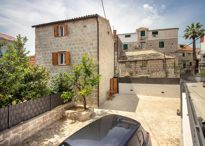 Maki Stone House - Parking On Request ! Split