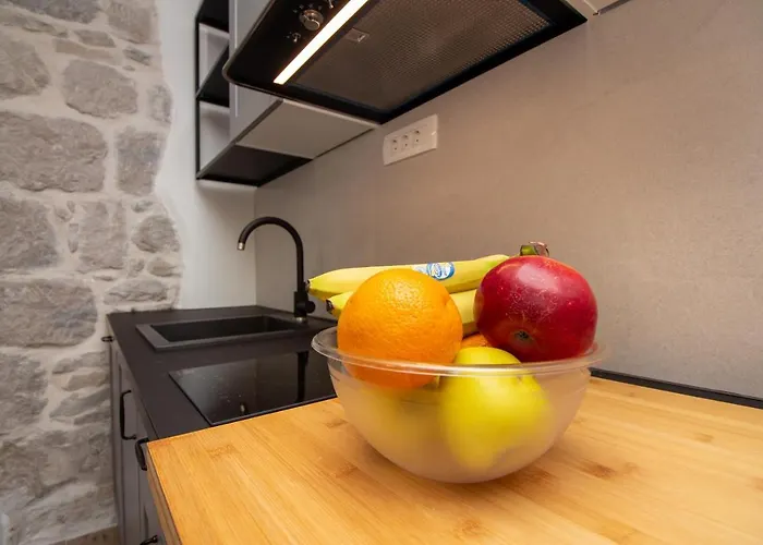 Maki Stone House - Parking On Request ! Split