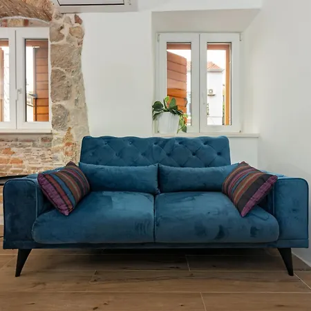 Maki Stone House - Parking On Request ! Split