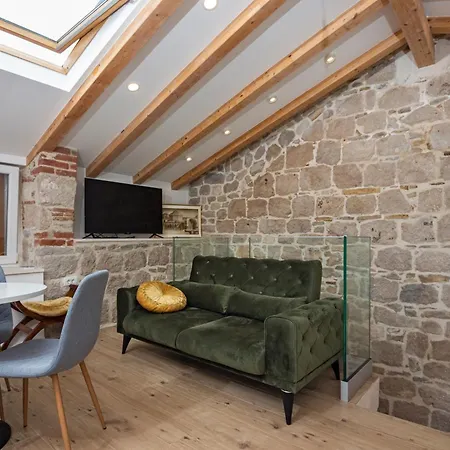 Апартаменты Maki Stone House - Parking On Request !