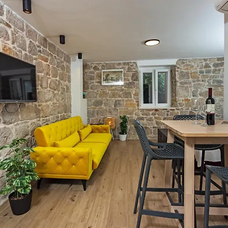 Maki Stone House - Parking On Request ! Спліт
