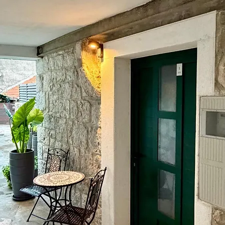 Apartmán Maki Stone House - Parking On Request ! *