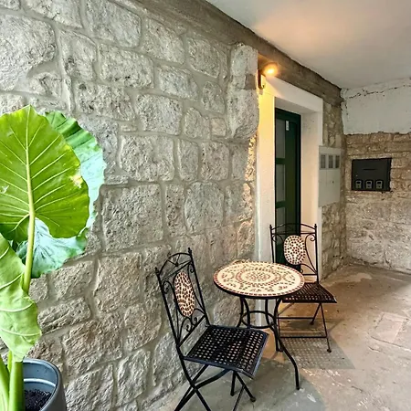 Maki Stone House - Parking On Request ! Apartmán *