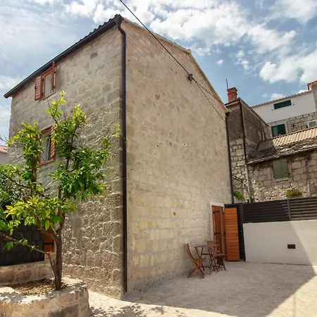 شقة Maki Stone House - Parking On Request ! سبليت