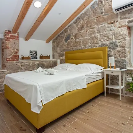 Maki Stone House - Parking On Request ! *