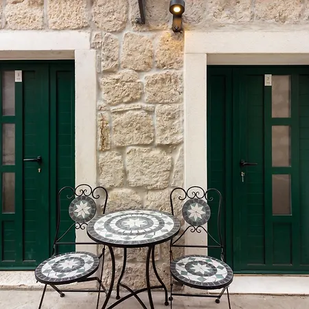 Maki Stone House - Parking On Request ! *